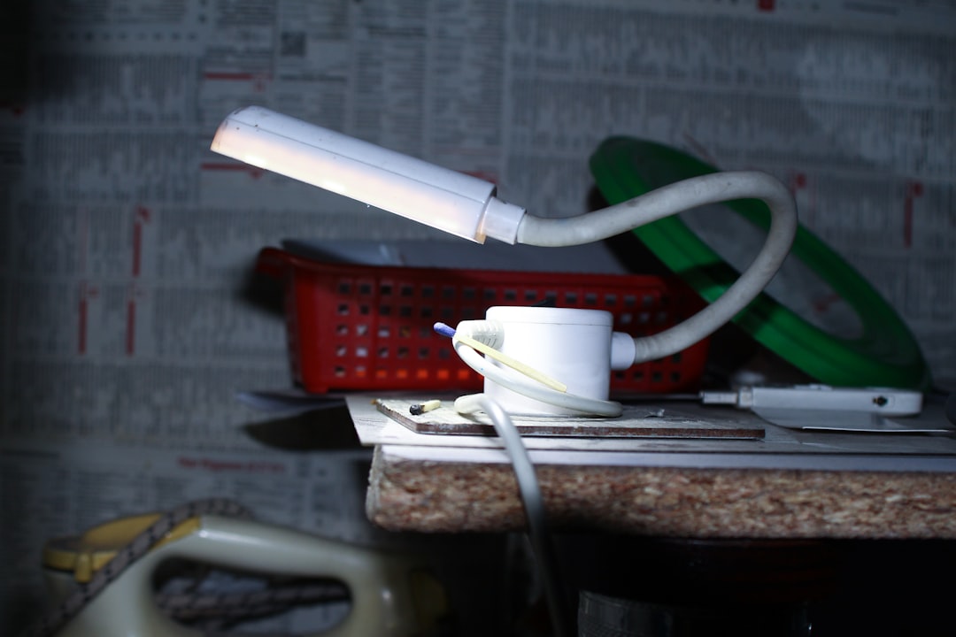 Photo gooseneck reading lamp